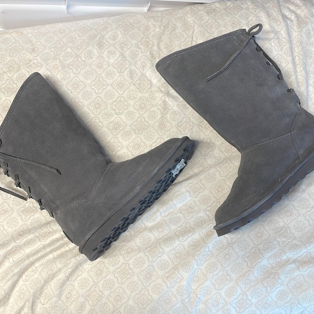 NWOT Bear Paws boots. Size 9.